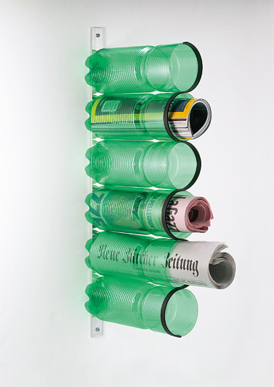 plastic-bottle-magazine-rack